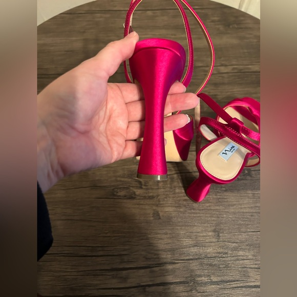 Pink - Picture 2 of 4